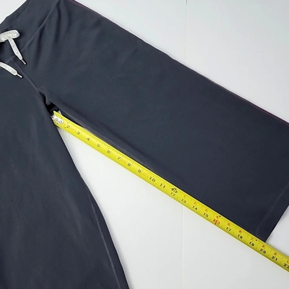 Lululemon Women's Extend Crop II Grey Pink Stitch Stretch 20" Inseam Size 4 - Picture 10 of 13